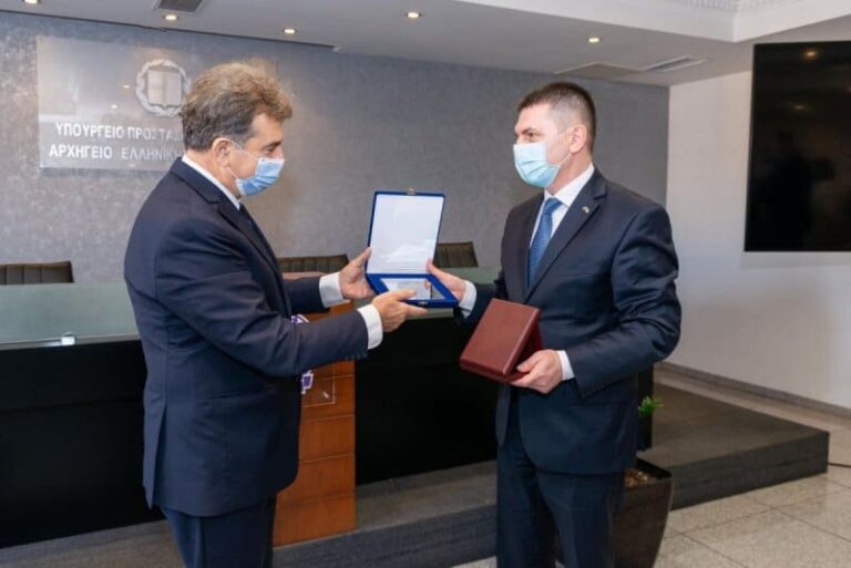 Συνάντηση Χρυσοχοϊδη με υπ. Εσωτερικών της Βουλγαρίας για τις μεταναστευτικές ροές