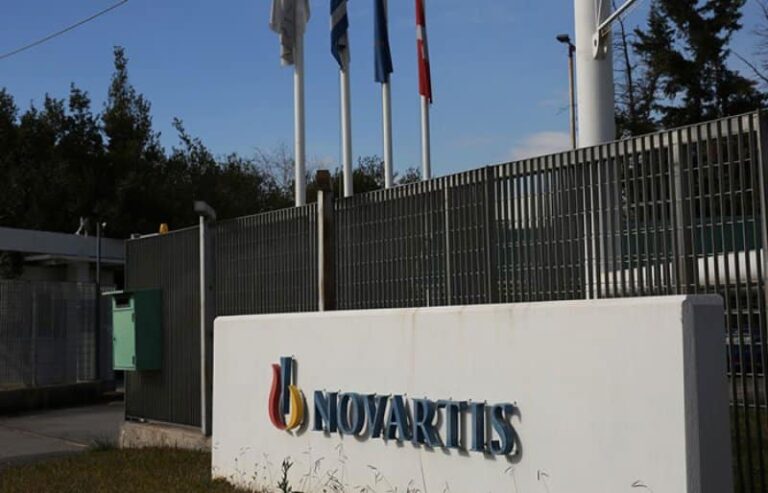 Πολιτική κόντρα για τη Novartis: Διαστρέβλωση καταγγέλλει ο ΣΥΡΙΖΑ, προσβολή των δικαστικών λειτουργών «βλέπει» η ΝΔ