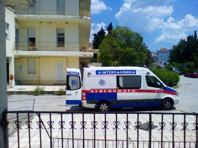 Προειδοποίηση της ΠΟΕΔΗΝ για λευκά ταξί που μεταφέρουν ασθενείς