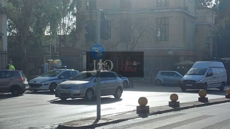 Επεισόδια στην Ευελπίδων μεταξύ διαδηλωτών και αστυνομίας