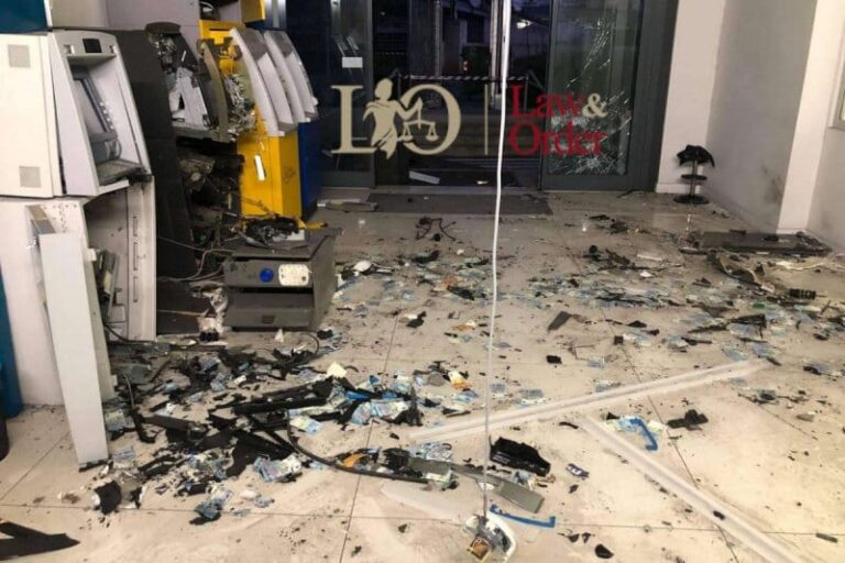 Κακοποιοί πυροβόλησαν κατά αστυνομικών μετά από διάρρηξη ΑΤΜ στον Κηφισό