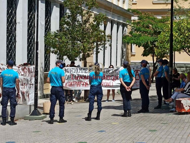 Σε εξέλιξη οι απολογίες για την σεξουαλική κακοποίηση στην Ηλιούπολη – Διαμαρτυρία από συλλογικότητες (εικόνες)