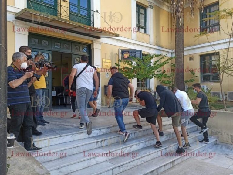 Έτσι έγινε η επίθεση στον 60χρονο στη Νέα Σμύρνη – Στον εισαγγελέα οι πέντε δράστες (βίντεο)