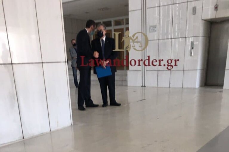 Αναβλήθηκε η δίκη για το «τρομοδέμα» στον Παπαδήμο, στο Εφετείο και ο πρώην πρωθυπουργός