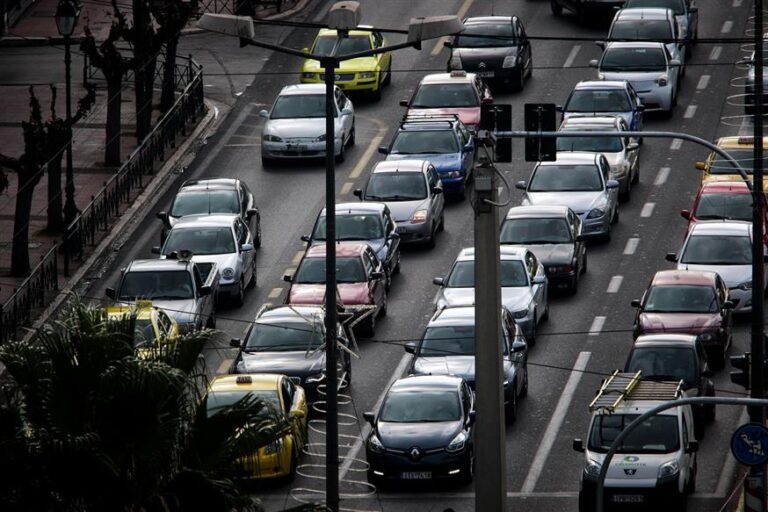 Τριήμερο 25 Μαρτίου: Κυκλοφοριακές ρυθμίσεις και απαγόρευση κυκλοφορίας φορτηγών άνω των 3,5 τόνων