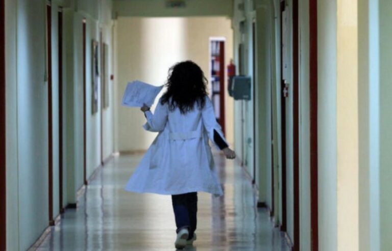 Εκτός εντατικής η 8χρονη Αλεξία που τραυματίστηκε από αδέσποτη σφαίρα