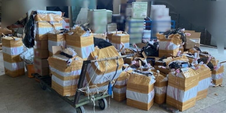 Ημαθία: Αστυνομικός σκύλος «ξετρύπωσε» λαθραία καπνικά προϊόντα και παράνομα φυτοφάρμακα (εικόνα)