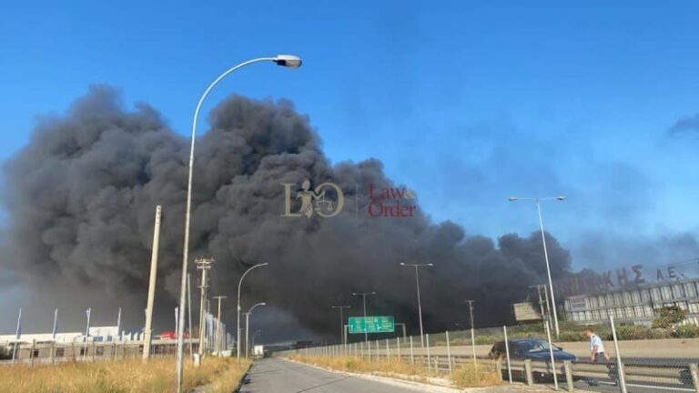Μεταμόρφωση-Φωτιά σε εργοστάσιο ανακύκλωσης: Πώς διεξάγεται η κυκλοφορία στην Αθηνών-Λαμίας (βίντεο & εικόνες)