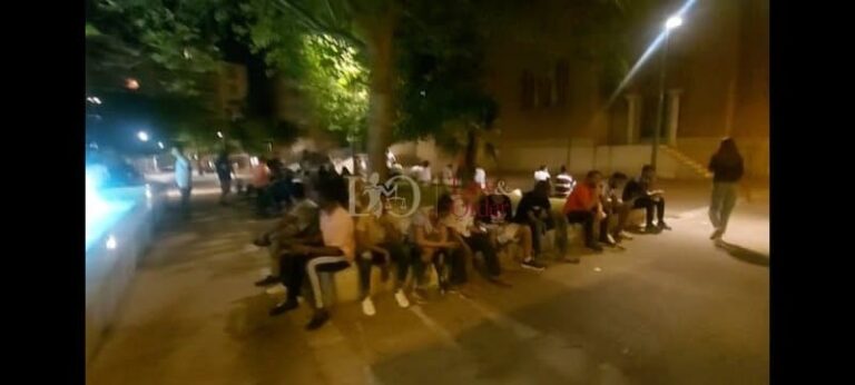 Ασυδοσία στις πλατείες της Αττικής: Μπάλα, συνωστισμός και ο… κορονοϊός «κάνει θραύση»! (αποκλειστικά βίντεο & εικόνες)