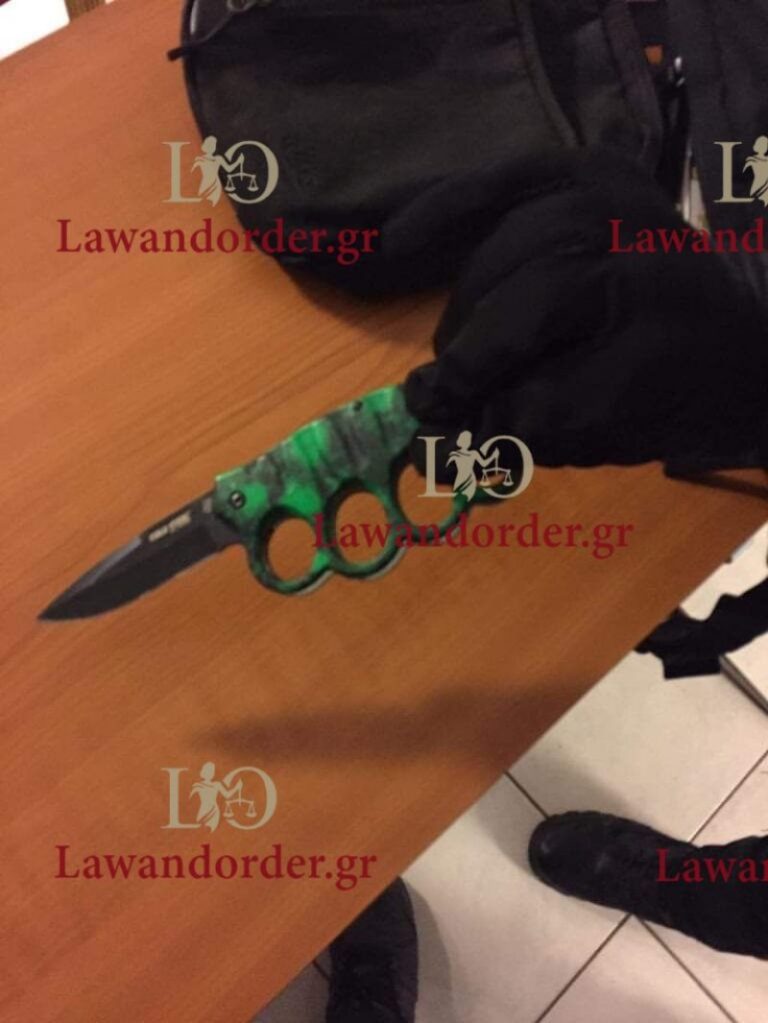 Με μαχαίρι-σιδερογροθιά απειλούσαν οι 17χρονοι ληστές τα ανήλικα θύματά τους στην Κηφισιά