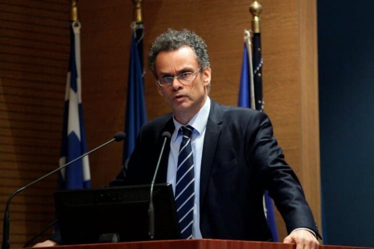 Κοντιάδης: Μπορεί το κράτος ή ο εργοδότης να επιβάλει τον εμβολιασμό κατά του κορονοϊού;