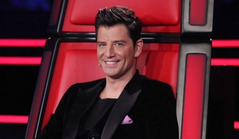 Ανατροπή στο The Voice: Ο Σάκης Ρουβάς «έκλεψε» παίκτη την τελευταία στιγμή (βίντεο)