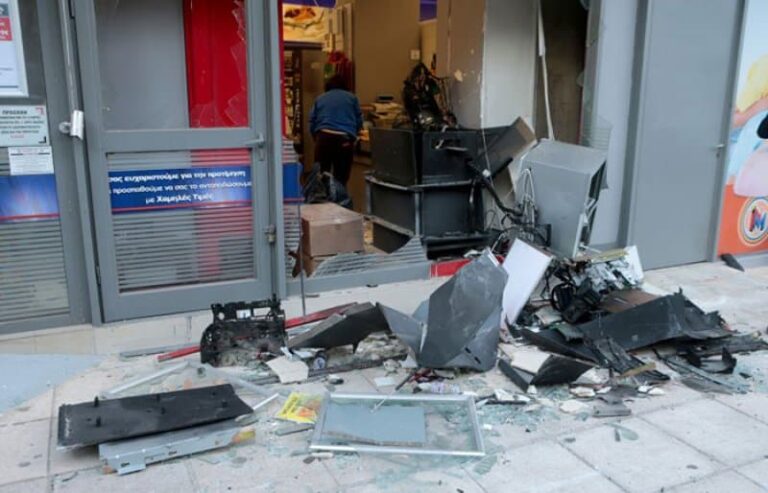 Ανατίναξαν ΑΤΜ σε Μεταμόρφωση και Ελληνικό