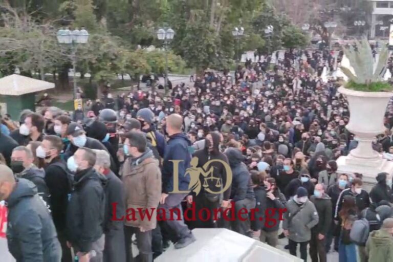 Το 55% του ΣΥΡΙΖΑ διαφωνεί με το κάλεσμα σε διαδηλώσεις εν μέσω πανδημίας