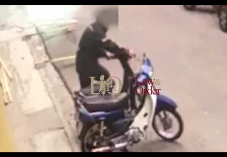 Καρέ-καρέ η κλοπή δίκυκλου μέρα μεσημέρι στο Βύρωνα (βίντεο)