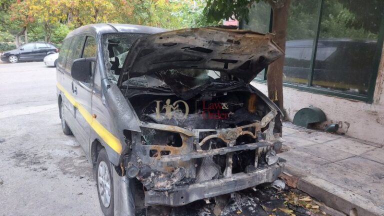 Πυρπόλησαν αυτοκίνητα σε Κολωνό και Κάτω Πατήσια