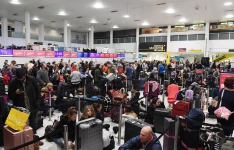 Gatwick: Άνοιξε το αεροδρόμιο – Σταδιακή αποκατάσταση των πτήσεων