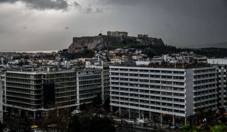 Κορονοϊός: «Βράζουν» οι μεγάλες πόλεις – 19.828 κρούσματα σε Αττική, 5.439 σε Θεσσαλονίκη, 1.611 σε Ηράκλειο