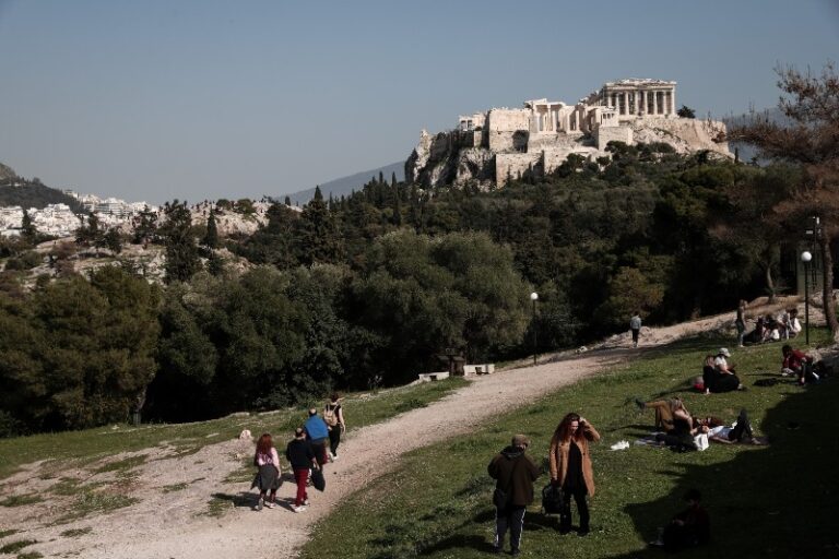 Κορονοϊός: 4.782 νέα κρούσματα – 18 θάνατοι και 180 διασωληνωμένοι