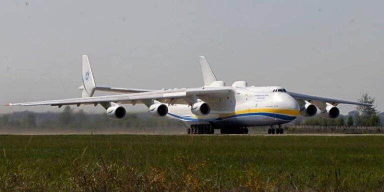 Ουκρανία: Οι Ρώσοι κατέστρεψαν το Antonov-225, το μεγαλύτερο αεροπλάνο στον κόσμο