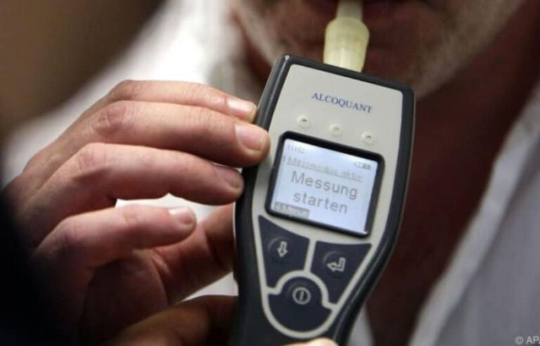 «Βροχή» τα αλκοτέστ στην Αττική – 12 συλλήψεις