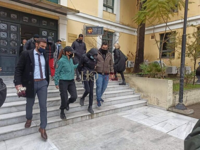Κακουργηματική δίωξη στους δύο ανήλικους για τον άγριο ξυλοδαρμό του σταθμάρχη (εικόνες)