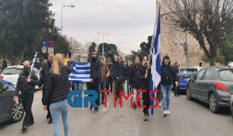 Θεσσαλονίκη: Αντιεμβολιαστές έκαναν πορεία διαμαρτυρίας (εικόνα & βίντεο)