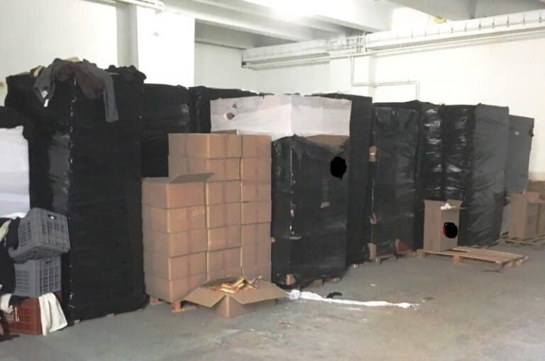 Εντοπισμός αποθήκης με 80.000 λαθραία τσιγάρα στην Κηφισιά