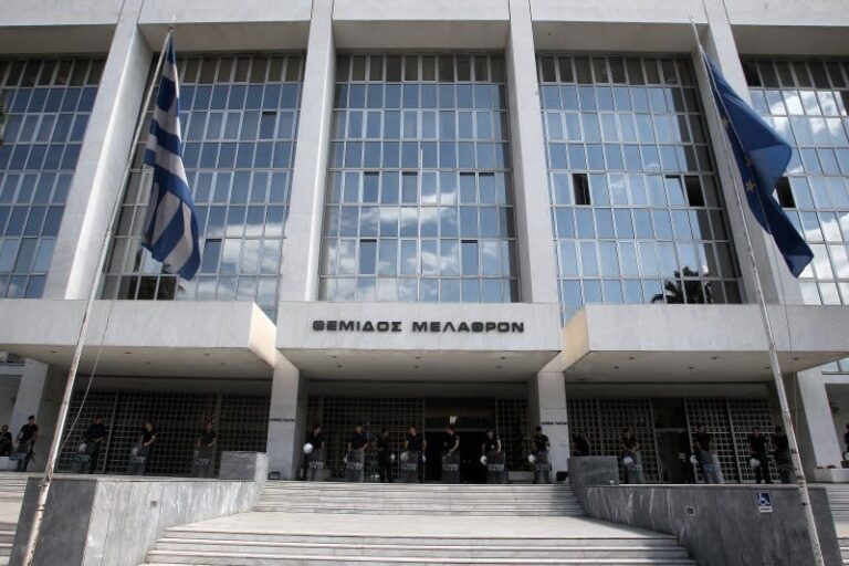 Γνωμοδότηση Σοφουλάκη επί ερωτήματος δικηγόρου για τον αν ο υποχρεωτικός εμβολιασμός συνιστά έγκλημα