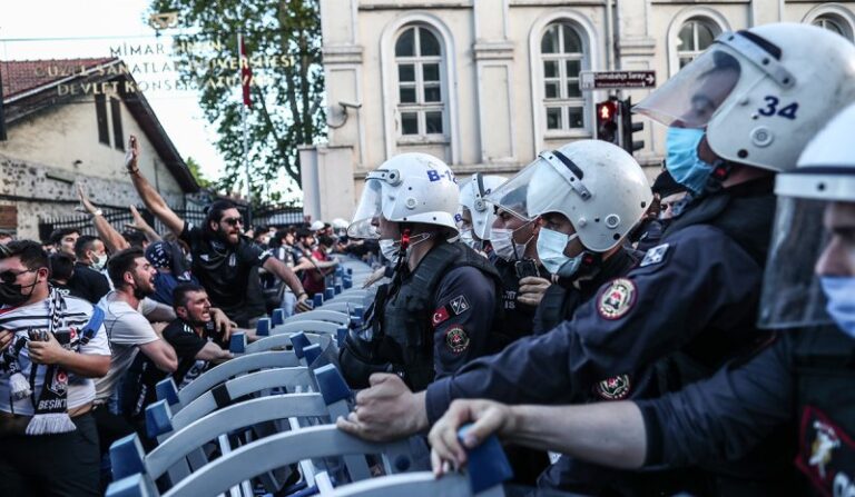 Τουρκία: Στα χέρια των αρχών 16 άτομα που κατηγορούνται για σχέσεις με τον ISIS