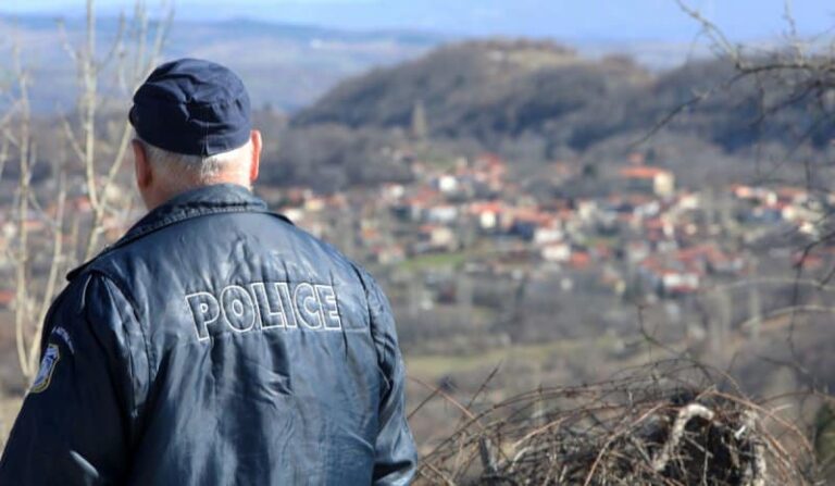 Κοζάνη: 36χρονος μαχαίρωσε τον πατέρα του και ταμπουρώθηκε στο σπίτι