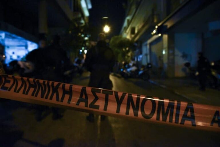 Επίθεση με βόμβες μολότοφ στο αστυνομικό τμήμα Ζωγράφου