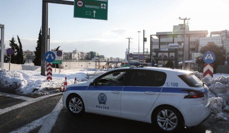Αστυνομικές δυνάμεις θα μεταφέρουν πολίτες για να παραλάβουν τα οχήματά τους από την Αττική Οδό