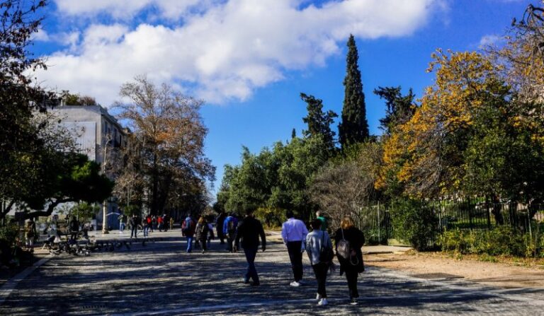 Καιρός: Ανοιξιάτικες θερμοκρασίες έως 19 βαθμούς