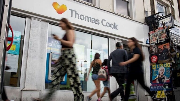 Πτώχευση Thomas Cook: «Αιφνίδιο πλήγμα για τον ελληνικό τουρισμό»