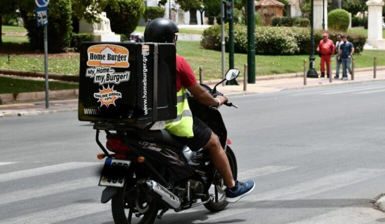 ΥΠΑΝ: Διευκρινήσεις για τις υπηρεσίες take away και delivery