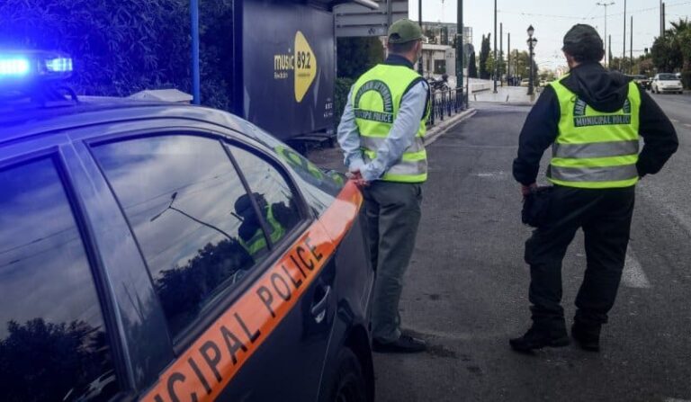 Θεσσαλονίκη: Δημοτικός αστυνομικός ακινητοποίησε άτομο που καταδίωκε η Αστυνομία