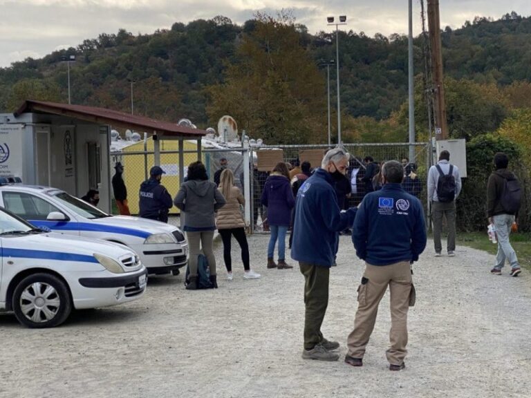 Πιερία: Κατάληψη από πρόσφυγες σε δομή φιλοξενίας