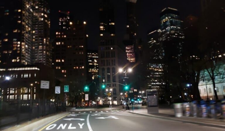 Κορονοϊός: Η Νέα Υόρκη επιβάλει υποχρεωτικό εμβολιασμό σε όλους τους ιδιωτικούς υπαλλήλους