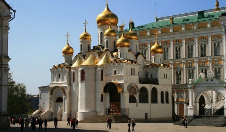 Ρωσία: Απελαύνει Ισπανούς, Ιταλούς και Γάλλους διπλωμάτες από τη χώρα