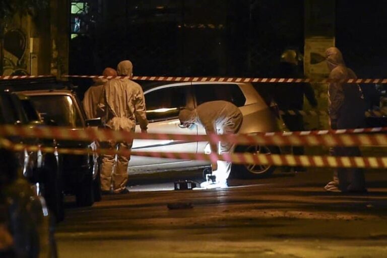 Με Καλάσνικοφ η μαφιόζικη εκτέλεση 54χρονου στα Μανιάτικα – Το καρτέρι θανάτου έξω από το σπίτι του