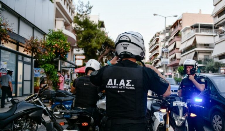 Σοκ στην Ηλιούπολη: Άνδρας κάρφωσε μαχαίρι στην καρδιά για να αυτοκτονήσει!