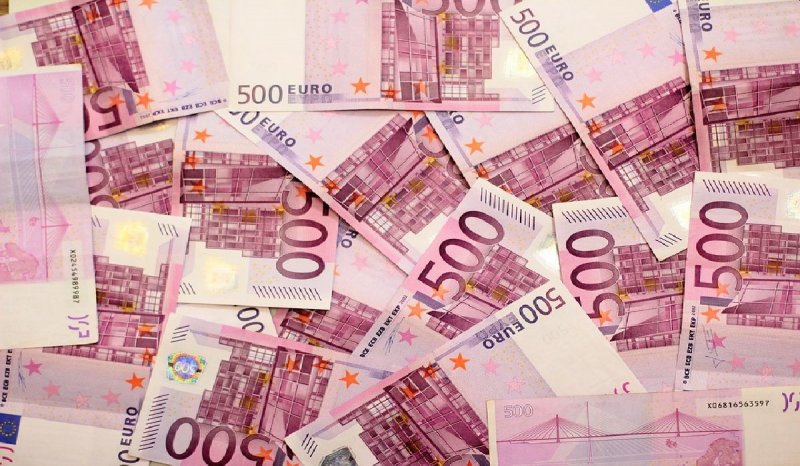 euro money 24 12 2021
