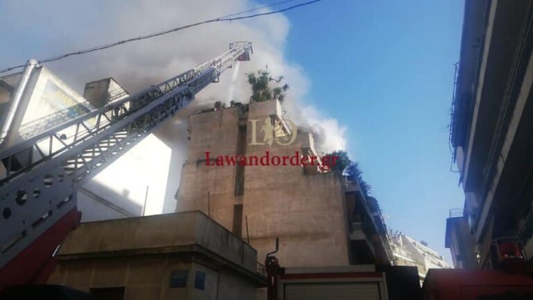 Πυρκαγιά σε διαμέρισμα 4ου ορόφου στον Κολωνό (εικόνες)