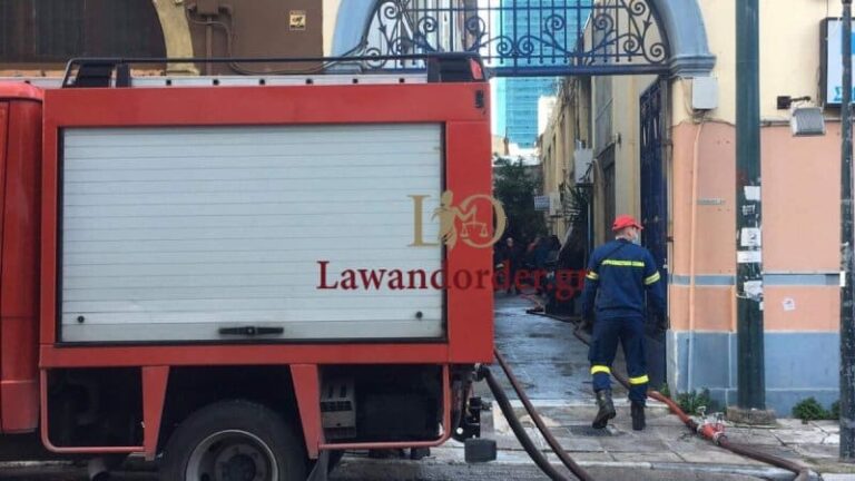 Τραγωδία στον Πειραιά: Ένας νεκρός μετά από φωτιά σε σιδηρουργείο (εικόνες & βίντεο)