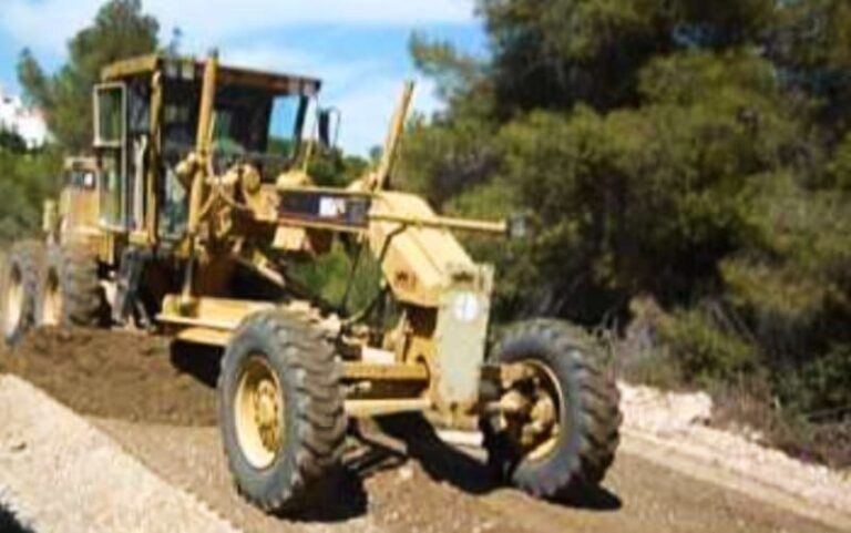 Γκρέιντερ έπεσε σε χαράδρα 100 μέτρων – Νεκρός ο χειριστής