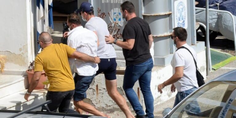 Ελεύθερος ο αρχηγός της Μάντσεστερ Γιουνάιτεντ και οι δυο συγκατηγορούμενοί του