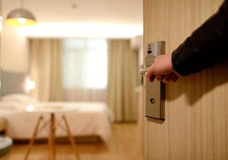Χανιά: Εξιχνιάστηκαν υποθέσεις κλοπών σε δωμάτια ξενοδοχείων