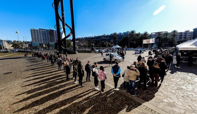 Ανατροπή στην Ιταλία ανοίγουν τα σχολεία στη Νάπολη – Χαλαρώνουν τα μέτρα για τους μαθητές στη Γαλλία