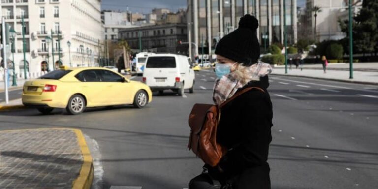 Καιρός: Πέφτει κι άλλο η θερμοκρασία λίγο πριν την εισβολή του χιονιά – Πού θα βρέξει